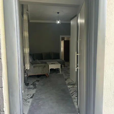 公寓 In The Center, 6-7 Minutes To The Airport, Close To The Sea And Coves