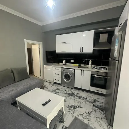 In The Center, 6-7 Minutes To The Airport, Close To The Sea And Coves 公寓